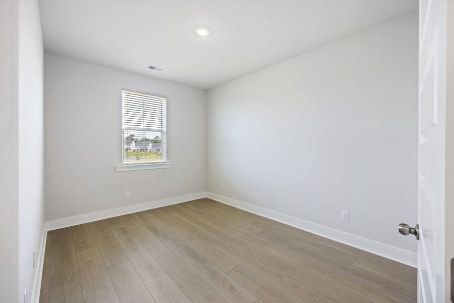 Spacious, unfurnished interior of a new home in , Summerville (Image 39).