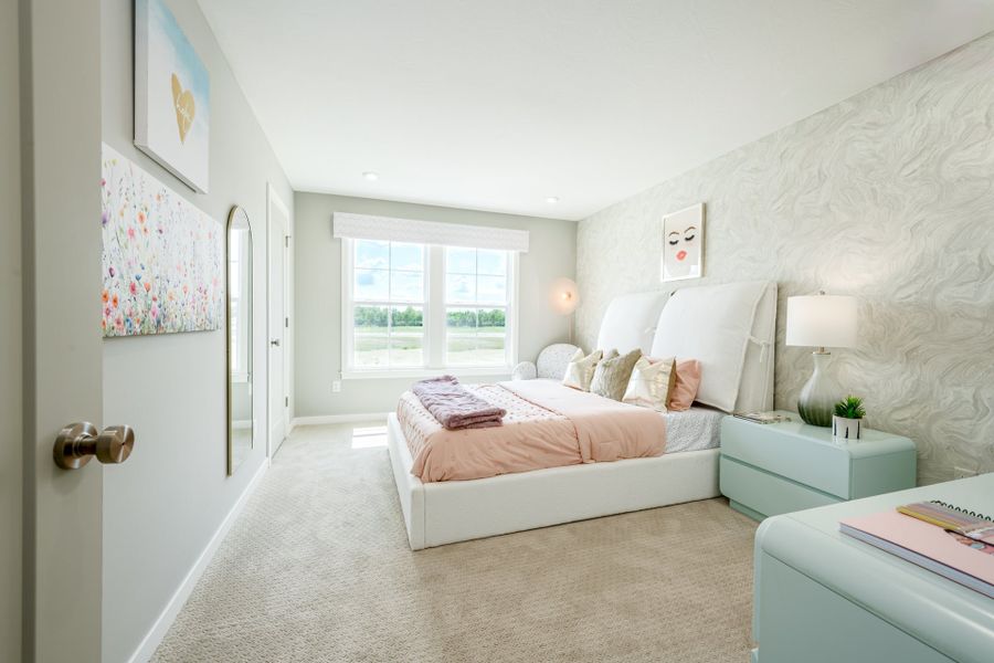 Representative furnished interior of a home built from the Yosemite by Fischer Homes in Twin Lakes, Hoschton (Image 37).