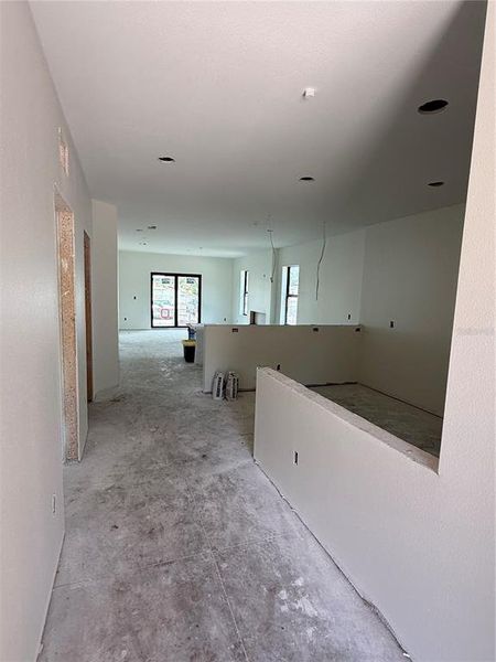 Spacious, unfurnished interior of a new home in , Ocala (Image 20).