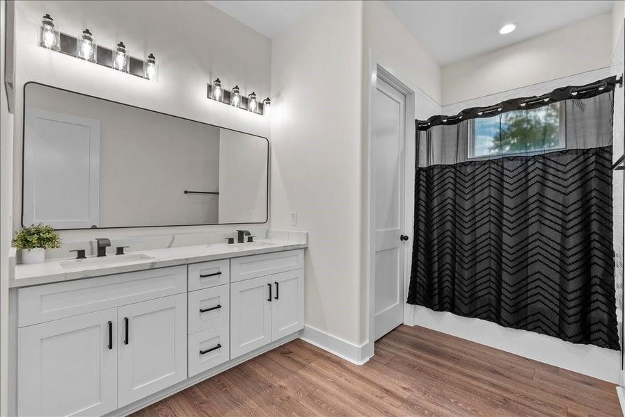 Furnished interior view inside a new home in , Santa Fe (Image 31).