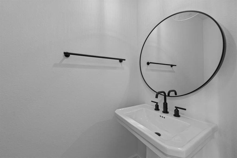 Image 31 of a home in Heath Golf & Yacht Estates.