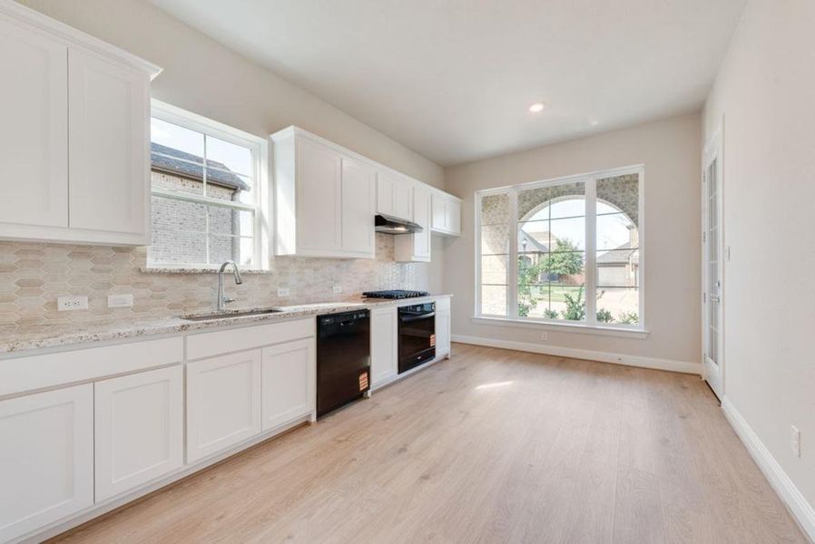 Furnished interior view inside a new home in South Pointe, Mansfield (Image 14).