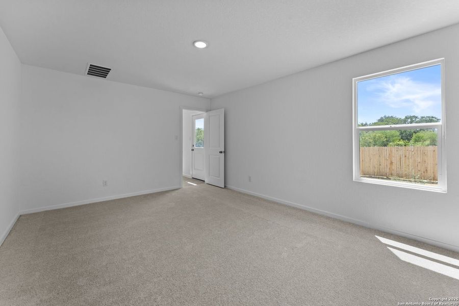 Spacious, unfurnished interior of a new home in Lodi Grove, Floresville (Image 16). Spacious, unfurnished interior of a new home in Lodi Grove, Floresville (Image 16).