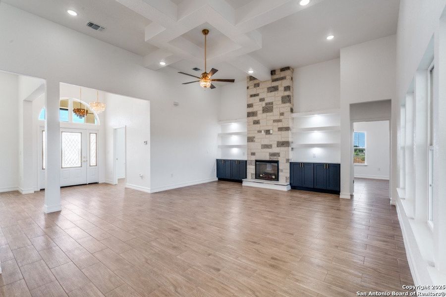 Spacious, unfurnished interior of a new home in , Floresville (Image 18).