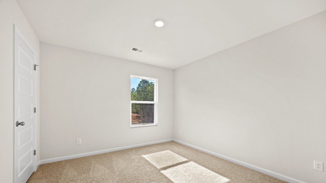 Spacious, unfurnished interior of a new home in Poplar Preserve, Newnan (Image 24).