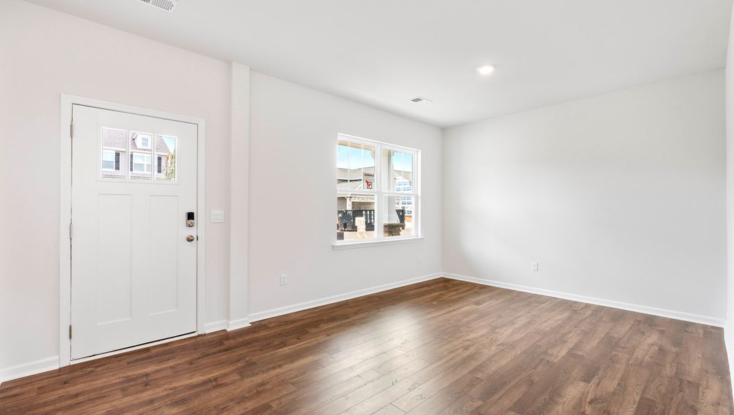 Spacious, unfurnished interior of a new home in Hunters Ridge, Woodruff (Image 20).