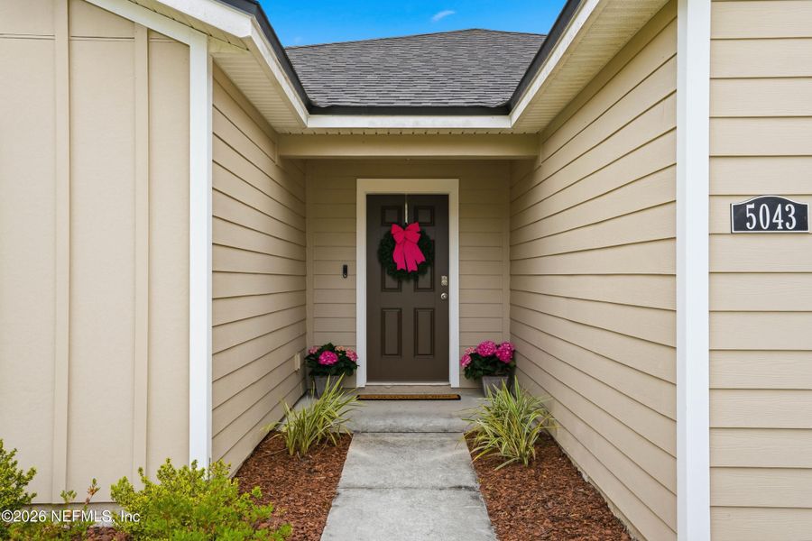 Exterior details and patio area of a home in , Jacksonville (Image 21).