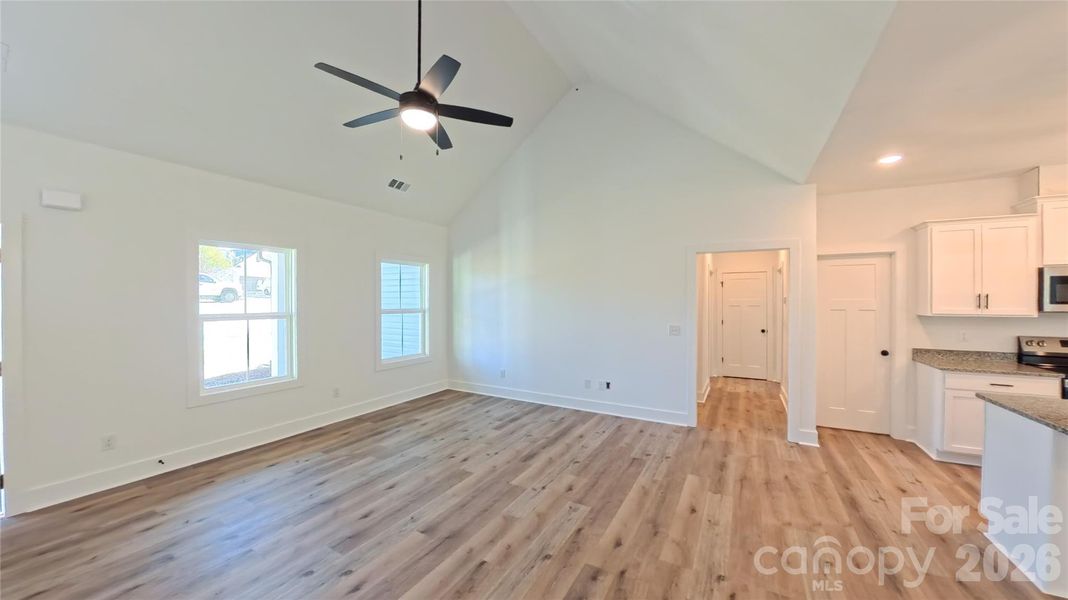 Spacious, unfurnished interior of a new home in , Clover (Image 24).