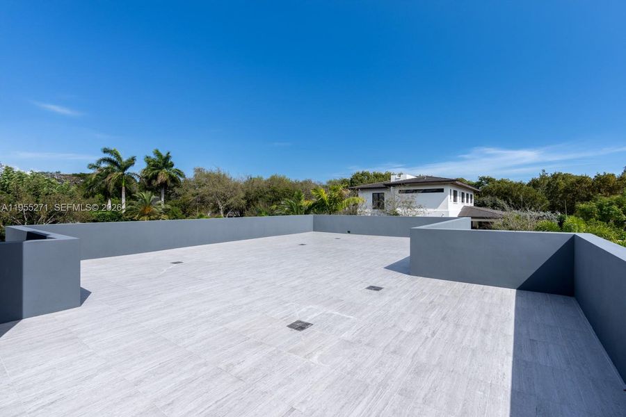 Exterior details and patio area of a home in , Pinecrest (Image 25).