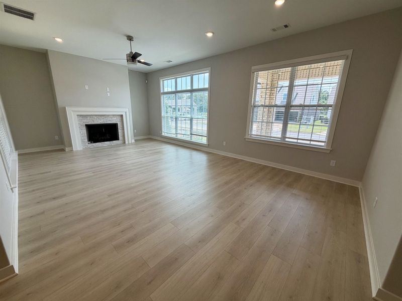 Spacious, unfurnished interior of a new home in Lockwood, Collierville (Image 16).