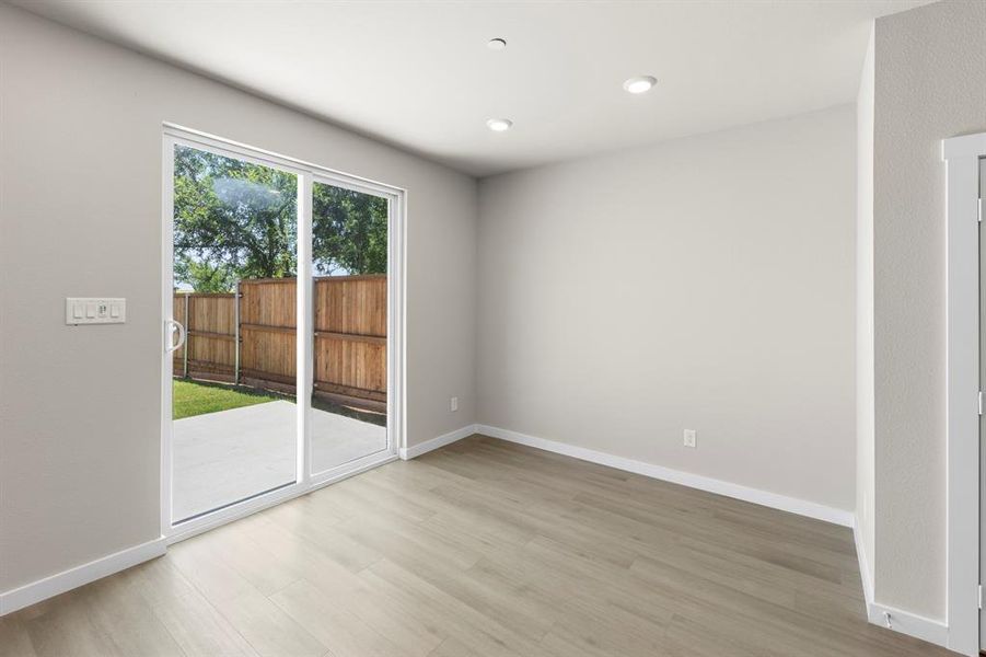 07. 725 Prosper - Dining 07. 725 Prosper - Dining