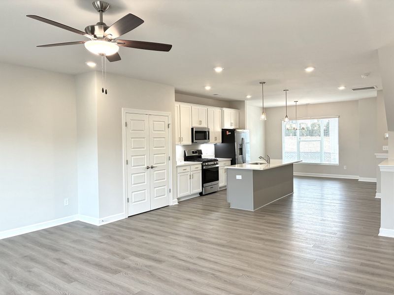 Image 23 of a home in Holly View.