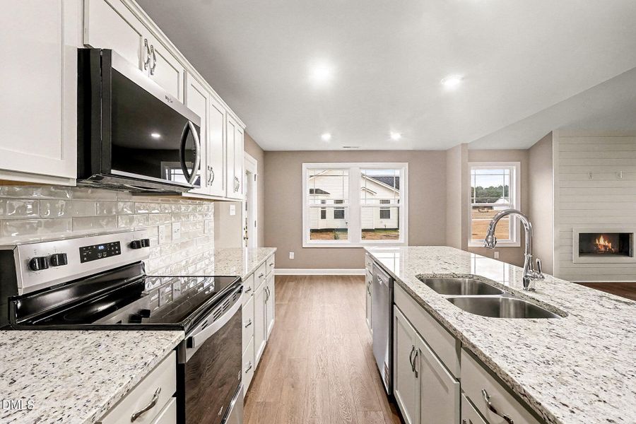 013_kv0a3500_733 013_kv0a3500_733