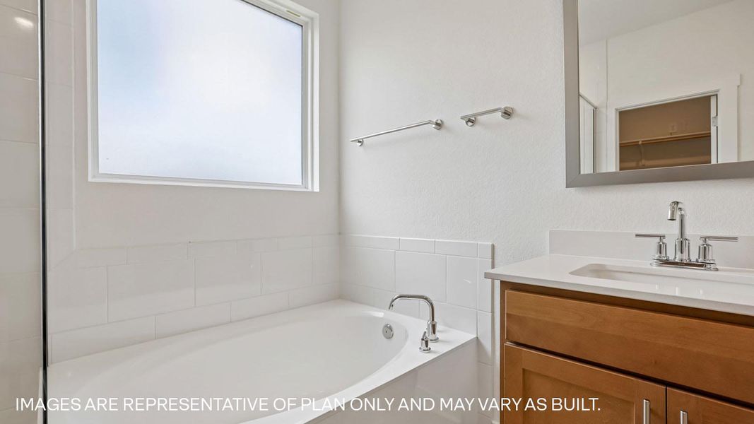 Representative interior finishes for a home built from the The Salinger by D.R. Horton in Rosenbusch Ranch, Leander (Image 15).