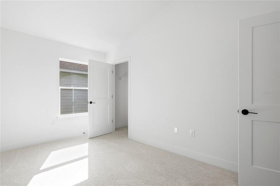 Spacious, unfurnished interior of a new home in Kirkland Farms, Alachua (Image 21).