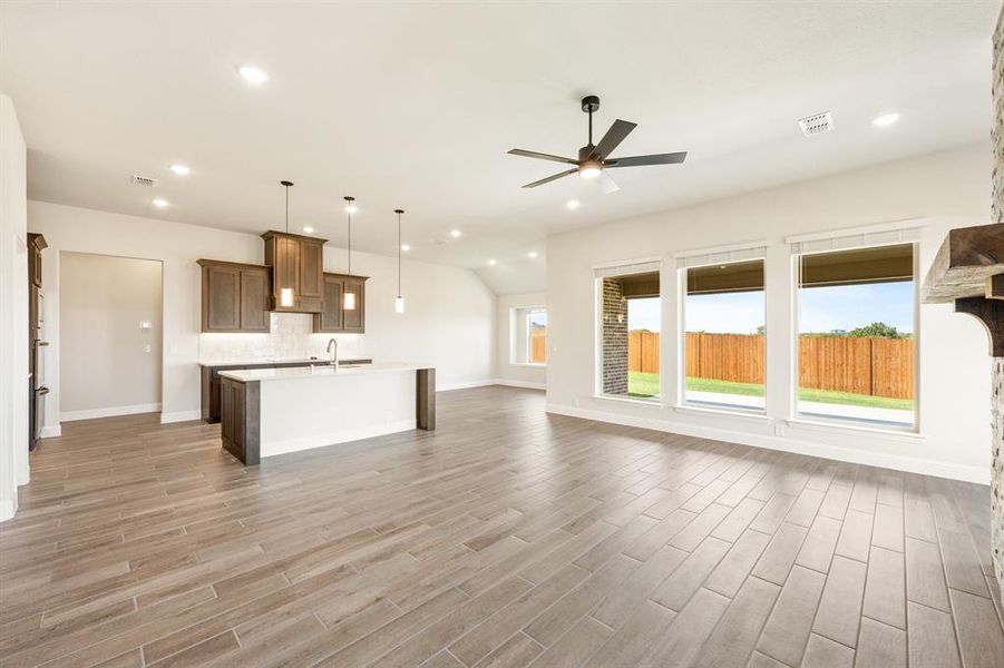 Spacious, unfurnished interior of a new home in Villages of Walnut Grove, Midlothian (Image 24). Spacious, unfurnished interior of a new home in Villages of Walnut Grove, Midlothian (Image 24).