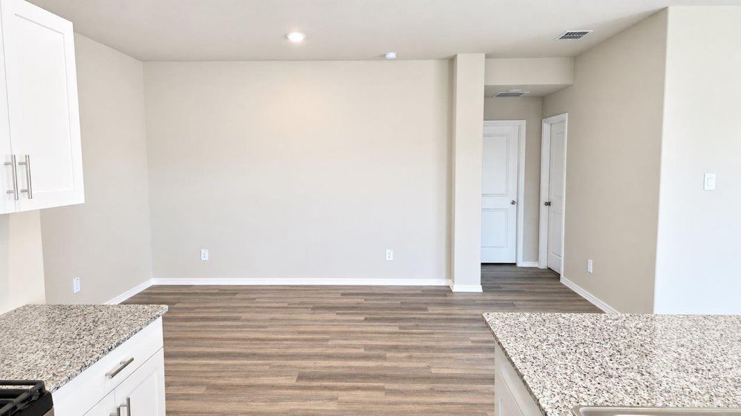 Spacious, unfurnished interior of a new home in The Hills at Reunion, Newark (Image 20).