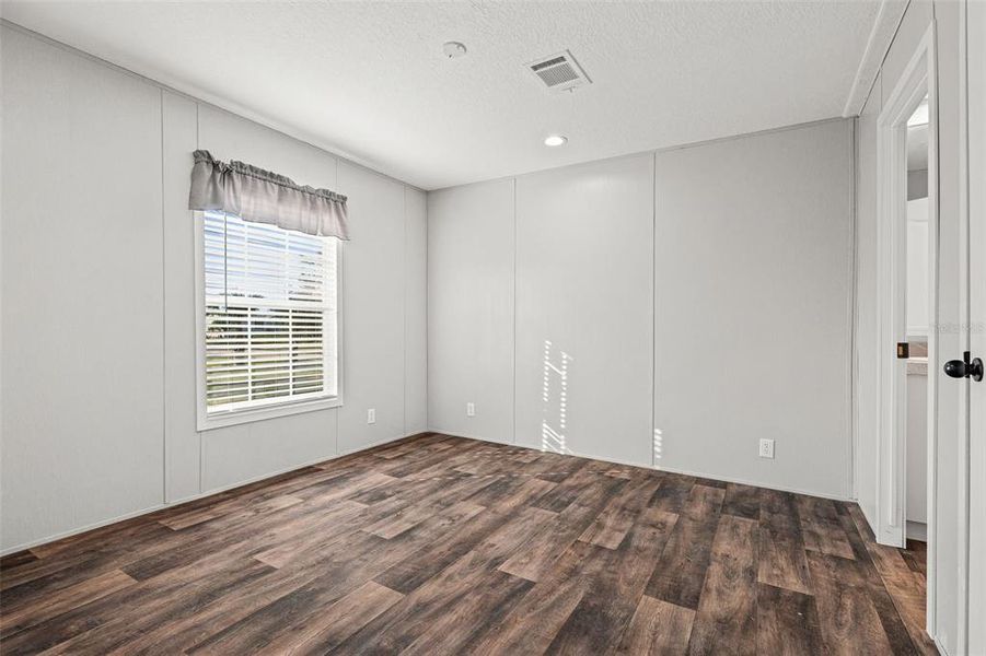 Spacious, unfurnished interior of a new home in , Punta Gorda (Image 18).
