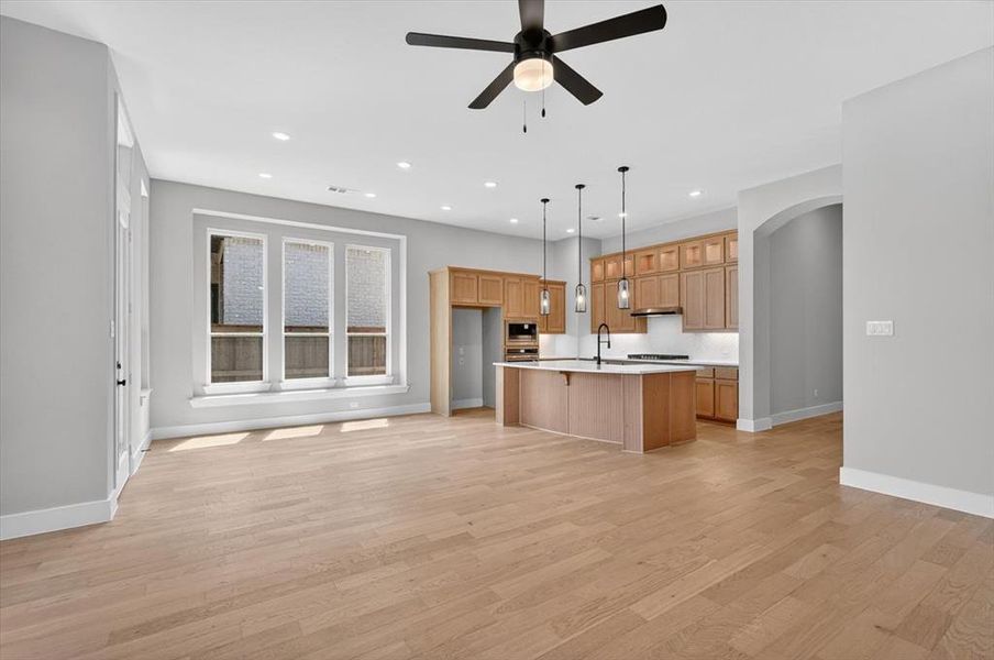 Spacious, unfurnished interior of a new home in Trinity Falls, McKinney (Image 11). Spacious, unfurnished interior of a new home in Trinity Falls, McKinney (Image 11).