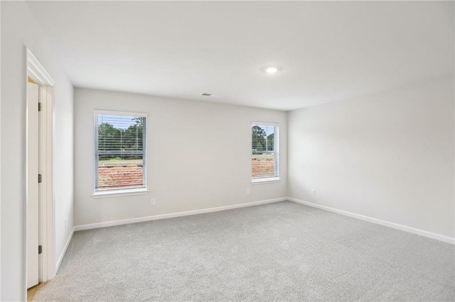 Spacious, unfurnished interior of a new home in Westmont Preserve, Powder Springs (Image 26).
