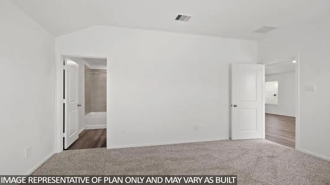 Spacious, unfurnished interior of a new home in Lake Conroe Cove, Willis (Image 9). Spacious, unfurnished interior of a new home in Lake Conroe Cove, Willis (Image 9).