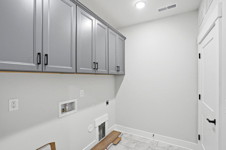 Spacious, unfurnished interior of a new home in Harmony, Harrisburg (Image 27).