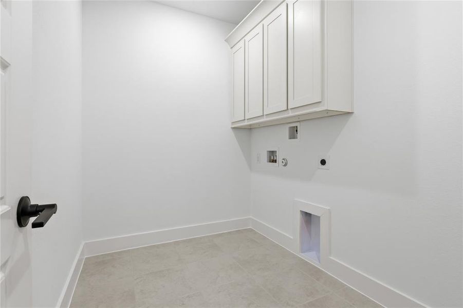 Spacious, unfurnished interior of a new home in Pecan Grove, Burleson (Image 21).