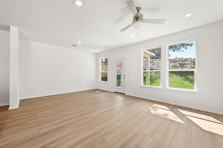 Spacious, unfurnished interior of a new home in Creekside at Estancia, Austin (Image 27).