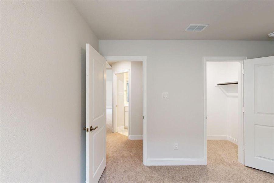 Spacious, unfurnished interior of a new home in Aster Park, McKinney (Image 15). Spacious, unfurnished interior of a new home in Aster Park, McKinney (Image 15).