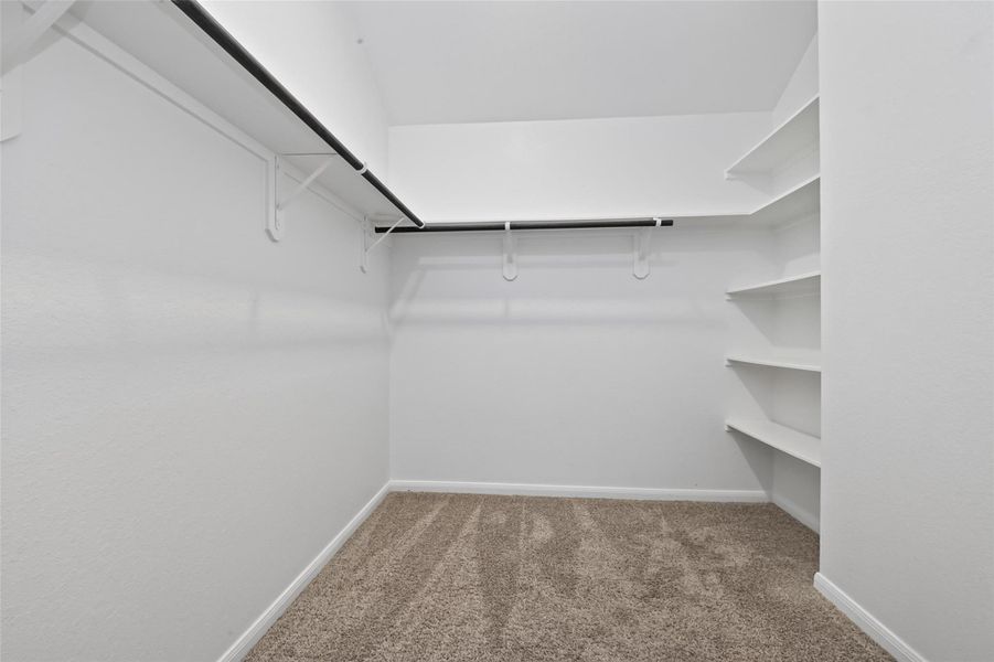 Spacious, unfurnished interior of a new home in , Texas City (Image 36).