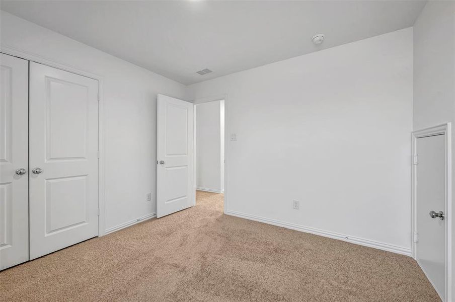 Spacious, unfurnished interior of a new home in Vintage Village, Argyle (Image 38).