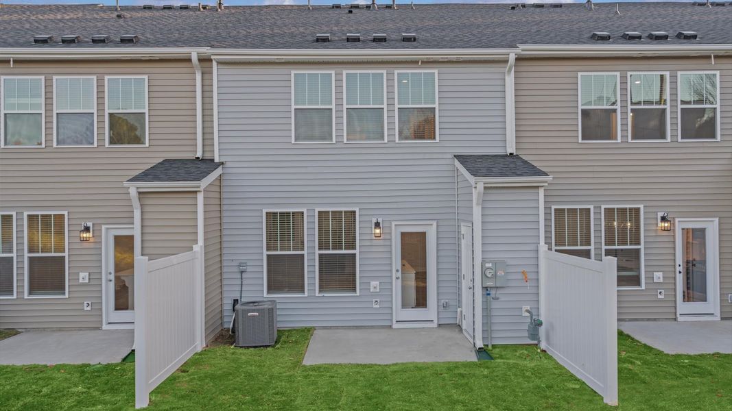 Tasteful open-concept layout in a prime two-story home by DRB Homes in desirable Spartanburg, SC Tasteful open-concept layout in a prime two-story home by DRB Homes in desirable Spartanburg, SC