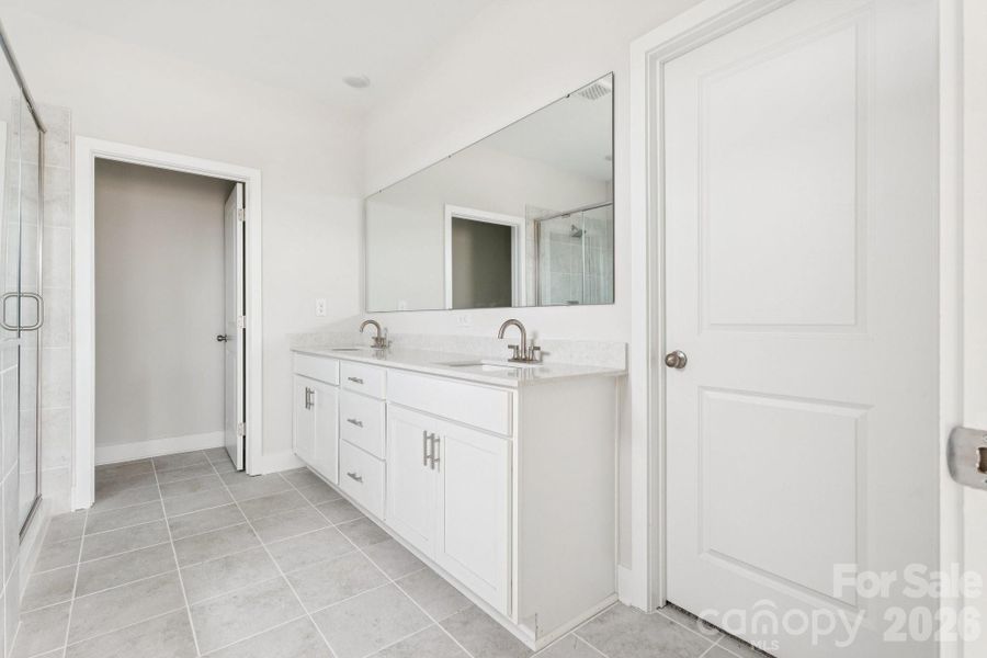 Furnished interior view inside a new home in Stonemill, Monroe (Image 4).