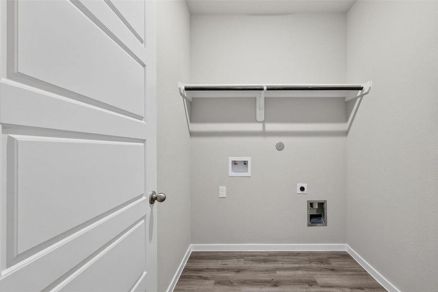 Spacious, unfurnished interior of a new home in Rollingbrook Estates, Baytown (Image 22).