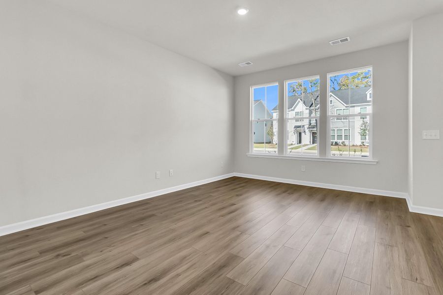 Spacious, unfurnished interior of a new home in Six Oaks, Summerville (Image 31).