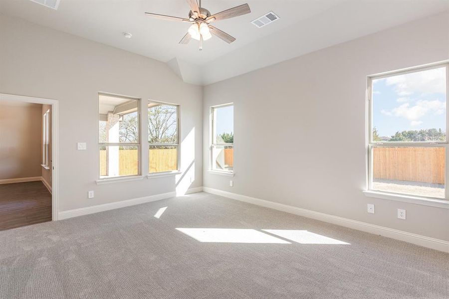 Spacious, unfurnished interior of a new home in Cole Crossing Estates, DeSoto (Image 25).
