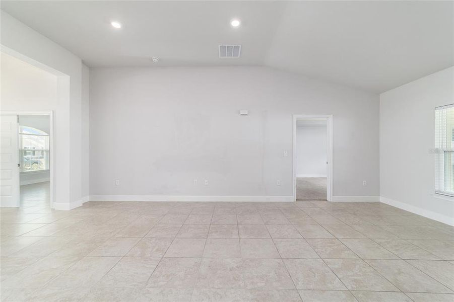 Spacious, unfurnished interior of a new home in Brookhaven, Ocala (Image 71).