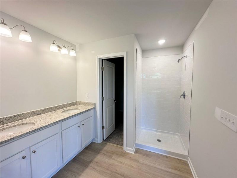 Furnished interior view inside a new home in , Dallas (Image 7).