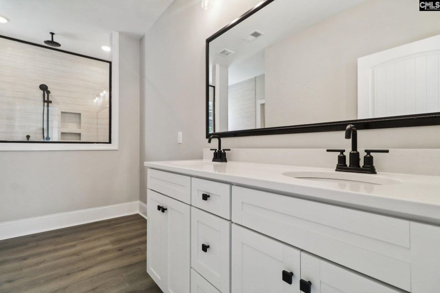 Stock Photo colors and options may be different Stock Photo colors and options may be different