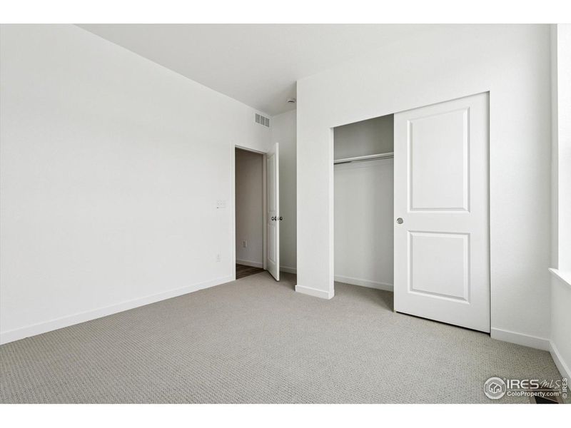 Spacious, unfurnished interior of a new home in The Overlook at Johnstown Farms, Johnstown (Image 23).