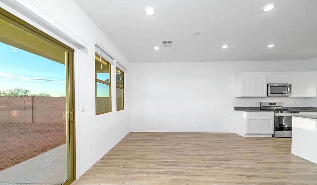 Spacious, unfurnished interior of a new home in Saguaro Bloom, Marana (Image 26).