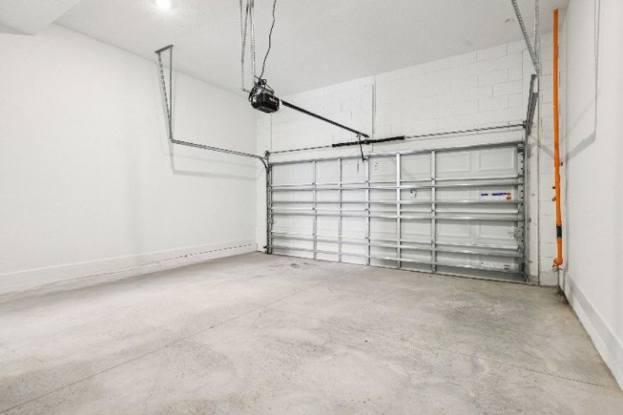 Spacious, unfurnished interior of a new home in Parkview at Hamlin, Winter Garden (Image 32).