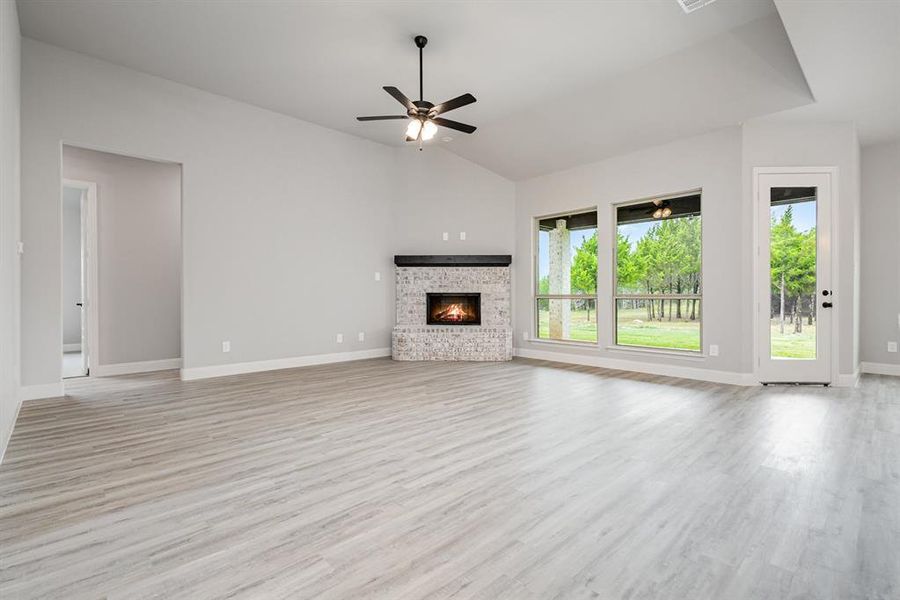Spacious, unfurnished interior of a new home in Sagebrush Addition, Midlothian (Image 19).