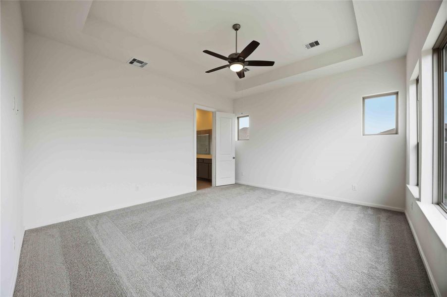 Spacious, unfurnished interior of a new home in Canterra Creek 60', Rosharon (Image 18). Spacious, unfurnished interior of a new home in Canterra Creek 60', Rosharon (Image 18).