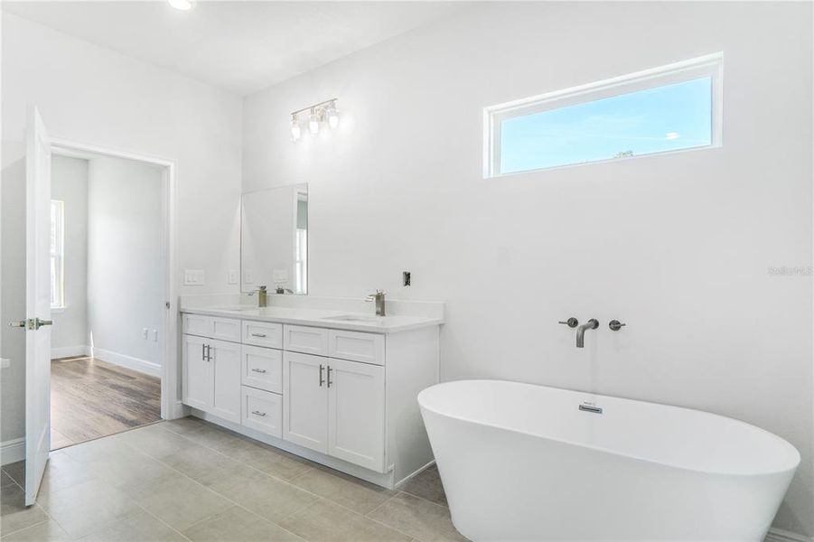 Furnished interior view inside a new home in , Ocala (Image 9).