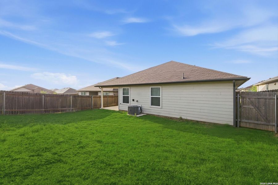 Exterior details and patio area of a home in Arroyo Ranch, Seguin (Image 3).