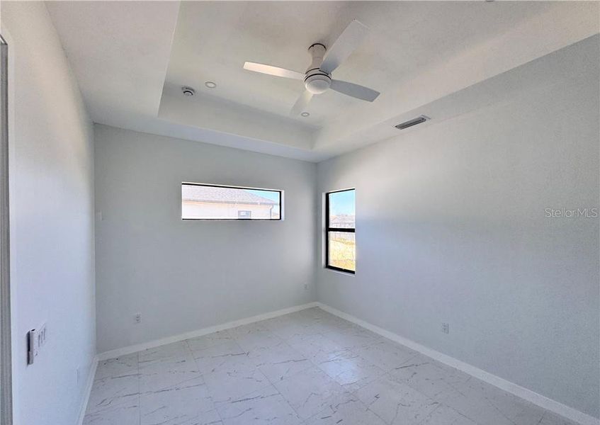 Spacious, unfurnished interior of a new home in , Cape Coral (Image 25).