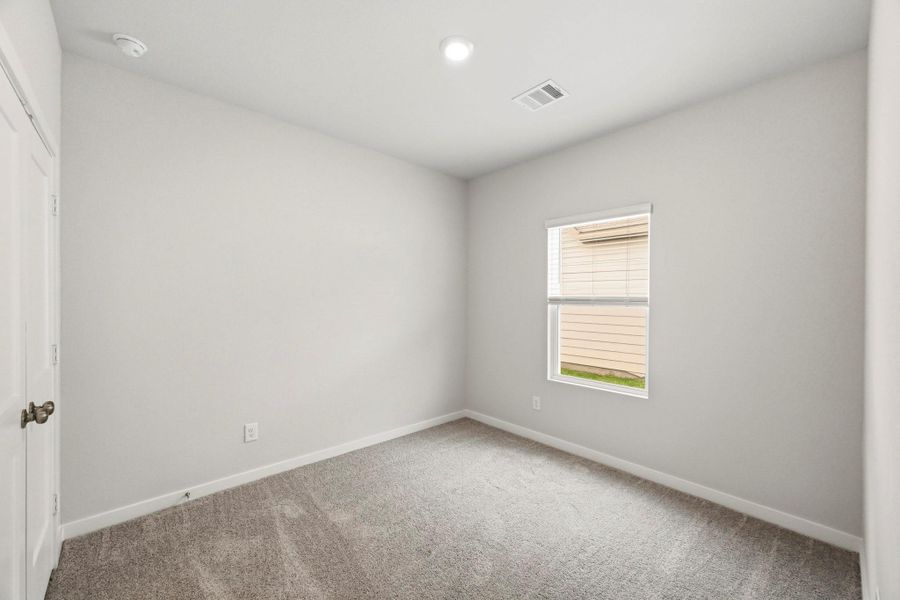 Spacious, unfurnished interior of a new home in Crockett Meadows, Conroe (Image 27).