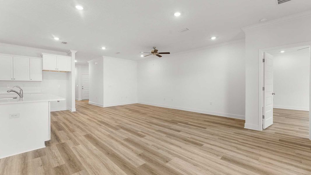 Spacious, unfurnished interior of a new home in Holley Grove at Peach Creek, Santa Rosa Beach (Image 14).