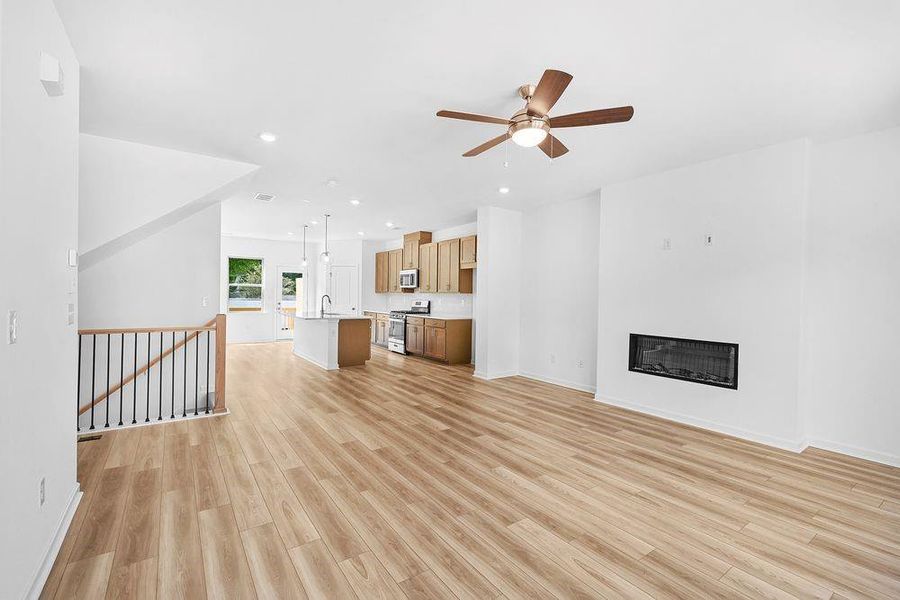 Spacious, unfurnished interior of a new home in Auburn Glen, Dacula (Image 12).